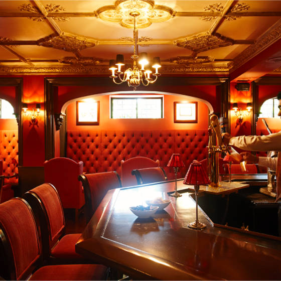 A top executive from what was Sanyo Corporation, the hotel’s owner at the time, commissions a major $20 million renovation overseen by acclaimed Washington, DC, designer Thomas Pheasant – including a fully reimagined Off The Record bar with its red décor.  The original property’s postal drop box remains in the corridors of the guest rooms.